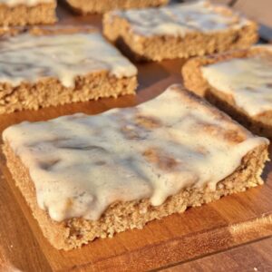 High-Protein Cinnamon Roll Bars